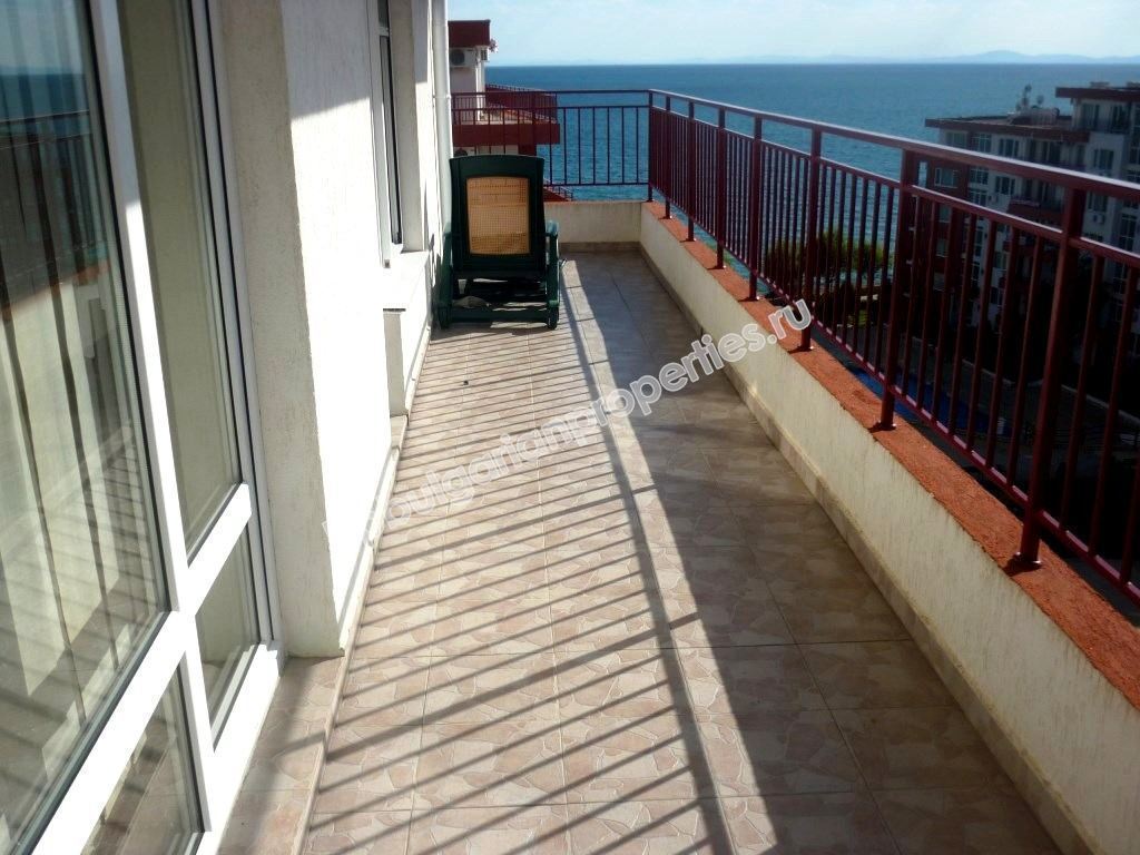 Двухкомнатная меблированная квартира с видом на море для продажи в курорте Святой Влас