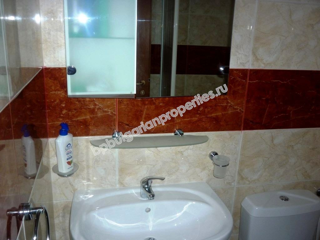 Двухкомнатная меблированная квартира с видом на море для продажи в курорте Святой Влас