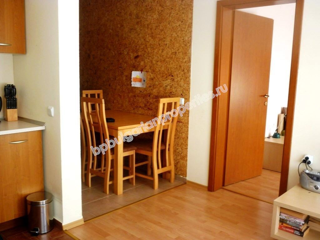 Двухкомнатная меблированная квартира с видом на море для продажи в курорте Святой Влас