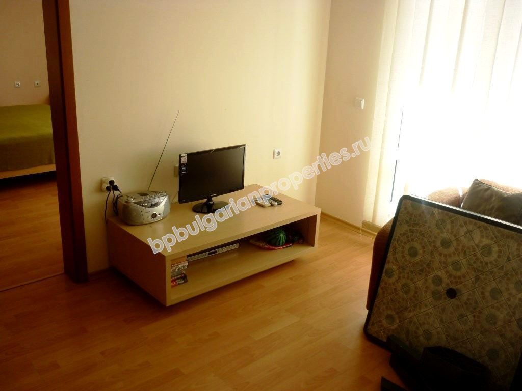 Двухкомнатная меблированная квартира с видом на море для продажи в курорте Святой Влас