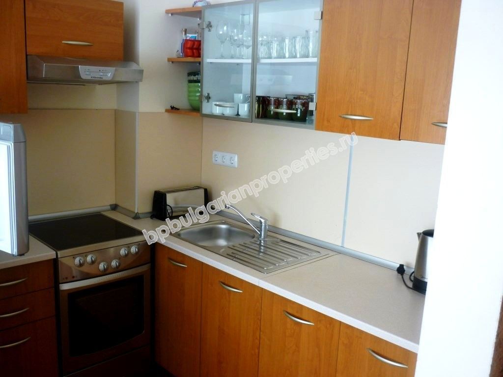 Двухкомнатная меблированная квартира с видом на море для продажи в курорте Святой Влас