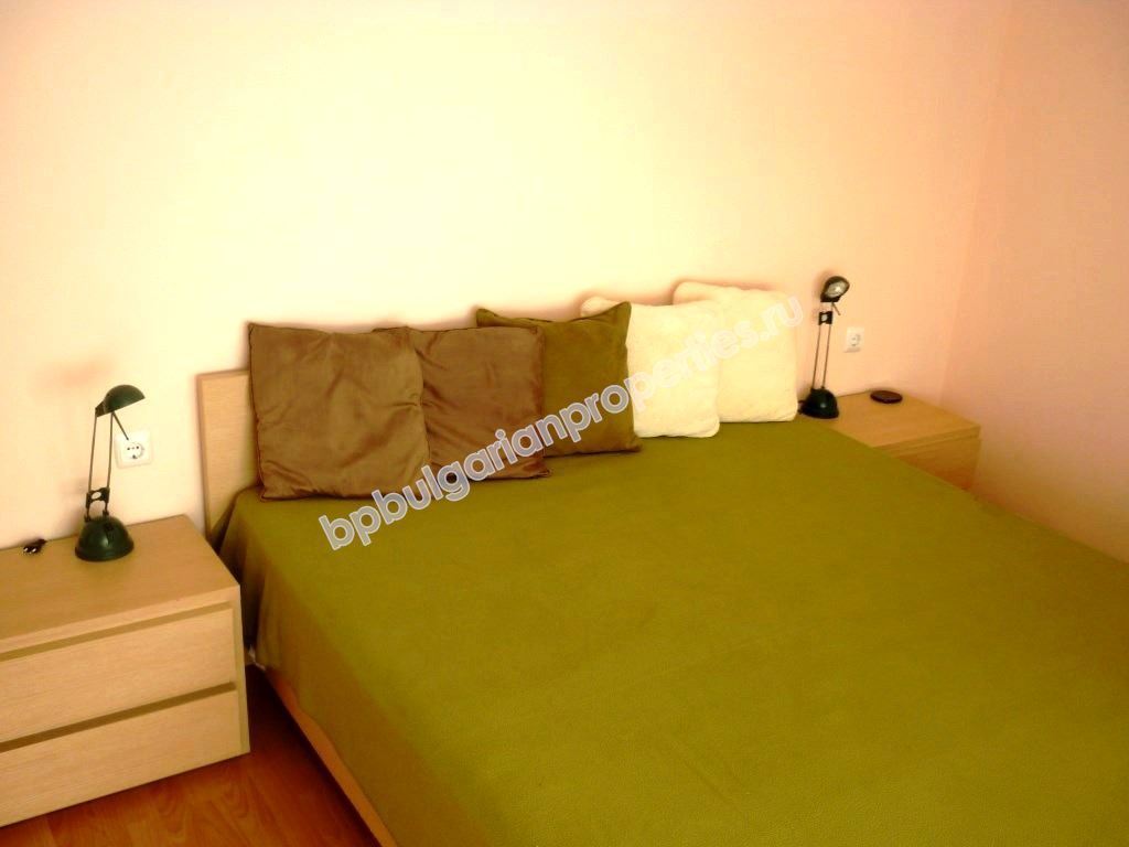 Двухкомнатная меблированная квартира с видом на море для продажи в курорте Святой Влас