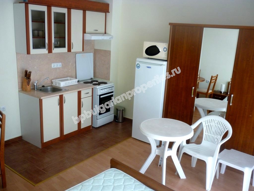 Меблированная студия с видом на море для продажи в курорте Святой Влас