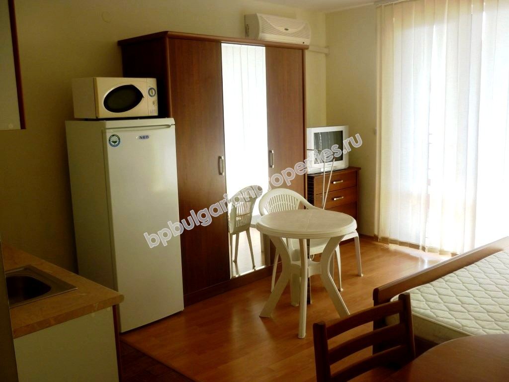 Меблированная студия с видом на море для продажи в курорте Святой Влас