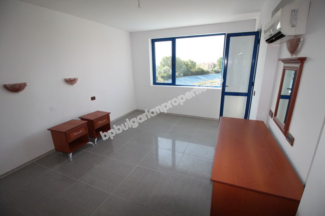 Просторная двухкомнатная квартира для продажи в городе Несебр