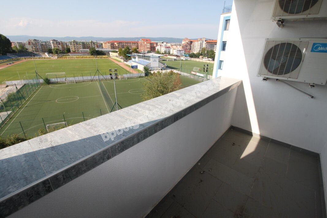 Просторная двухкомнатная квартира для продажи в городе Несебр