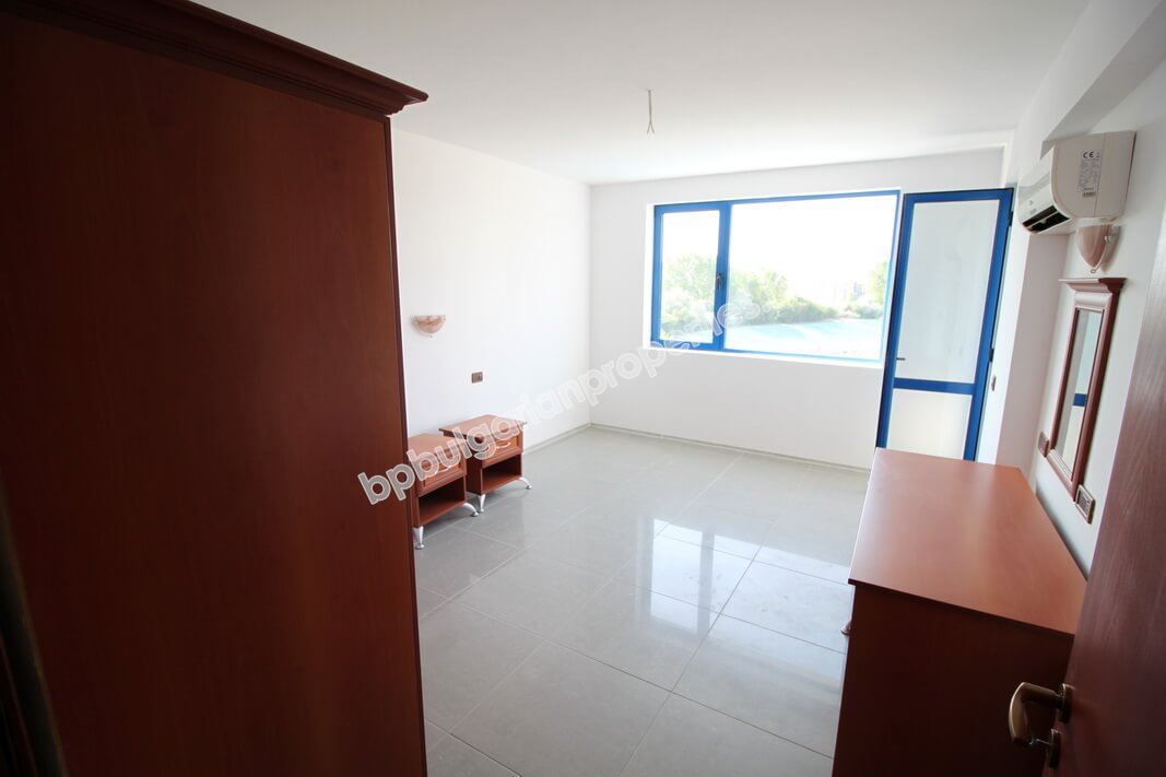 Просторная двухкомнатная квартира для продажи в городе Несебр