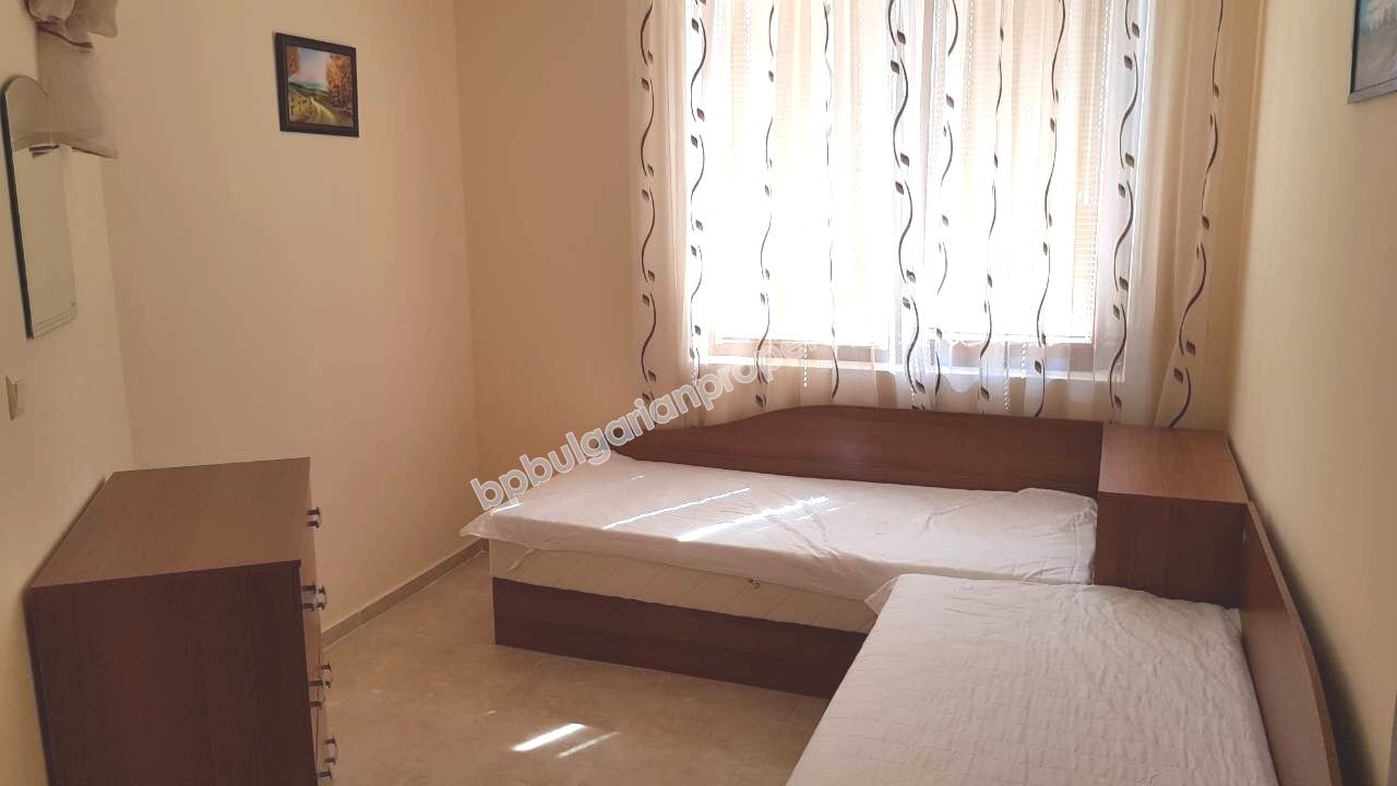 Меблированная трехкомнатная квартира близко к пляжу на продажу в курорте Равда