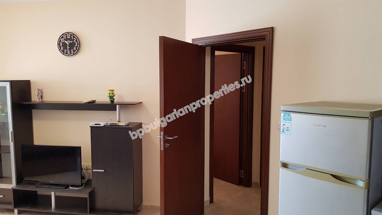 Меблированная трехкомнатная квартира близко к пляжу на продажу в курорте Равда