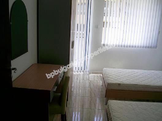 Меблированная трехкомнатная квартира на продажу недалеко от пляжа в курорте Солнечный Берег