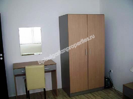 Меблированная трехкомнатная квартира на продажу недалеко от пляжа в курорте Солнечный Берег