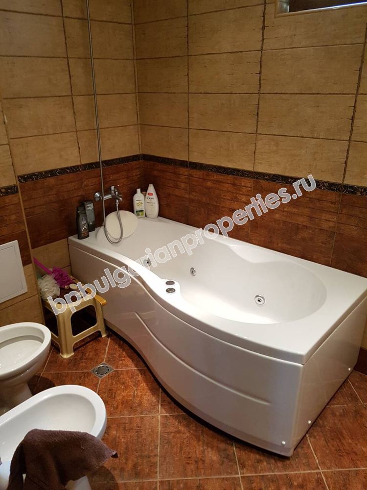 Работающий гостевой дом / гостиница на продажу в деревне вблизи города Троян Работающий гостевой дом / гостиница на продажу в деревне вблизи города Троян