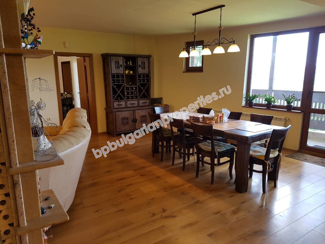 Работающий гостевой дом / гостиница на продажу в деревне вблизи города Троян Работающий гостевой дом / гостиница на продажу в деревне вблизи города Троян