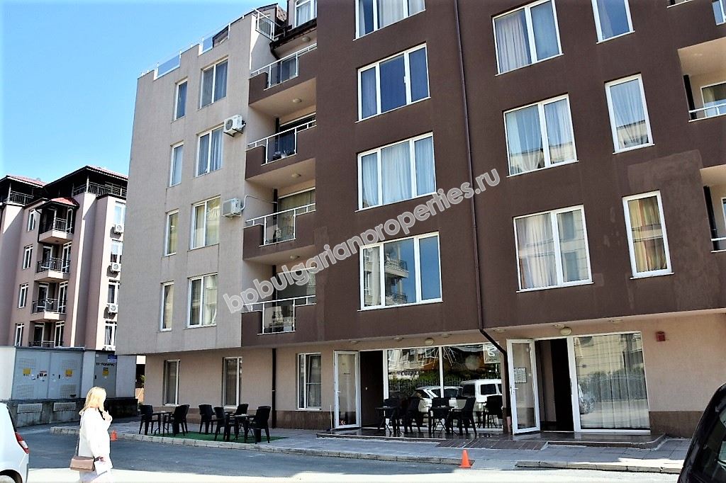 Меблированная двухкомнатная квартира близко к пляжу на продажу в курорте Солнечный Берег