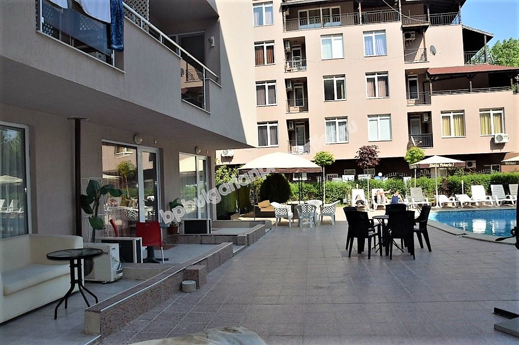 Меблированная двухкомнатная квартира близко к пляжу на продажу в курорте Солнечный Берег