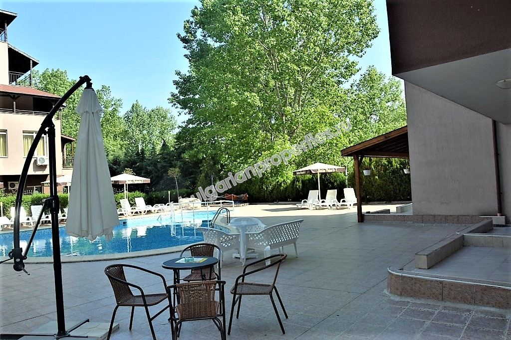 Меблированная двухкомнатная квартира близко к пляжу на продажу в курорте Солнечный Берег