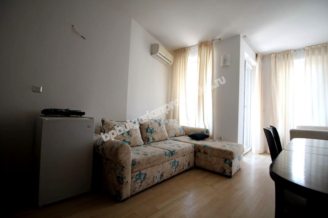 Меблированная двухкомнатная квартира близко к пляжу на продажу в курорте Солнечный Берег