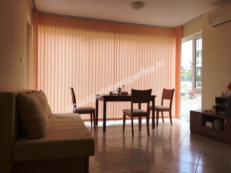 Двухкомнатная меблированная квартира на продажу вблизи моря в курорте Святой Влас