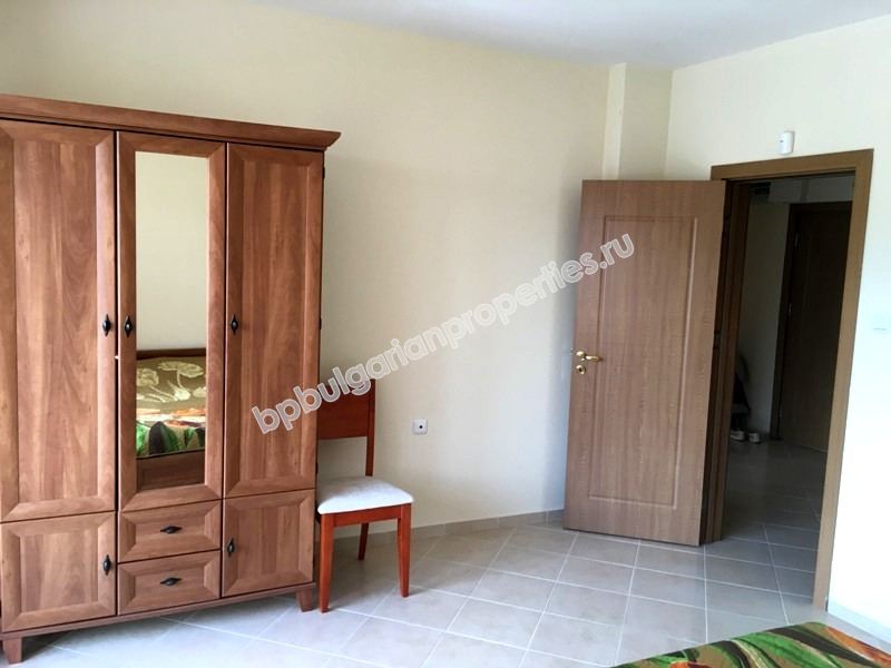 Двухкомнатная меблированная квартира на продажу вблизи моря в курорте Святой Влас