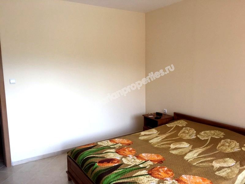 Двухкомнатная меблированная квартира на продажу вблизи моря в курорте Святой Влас