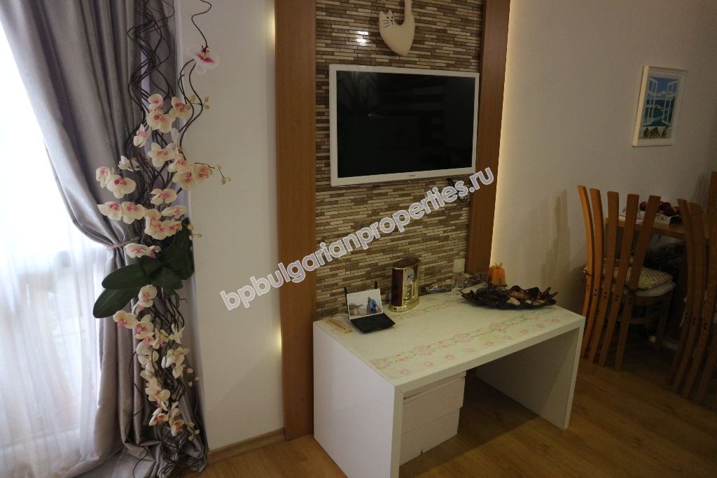 Люксовая меблированная студия на продажу в курорте Солнечный Берег