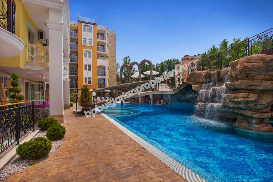 Люксовая меблированная студия на продажу в курорте Солнечный Берег