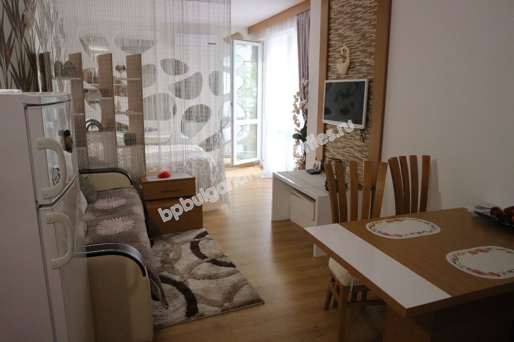 Люксовая меблированная студия на продажу в курорте Солнечный Берег