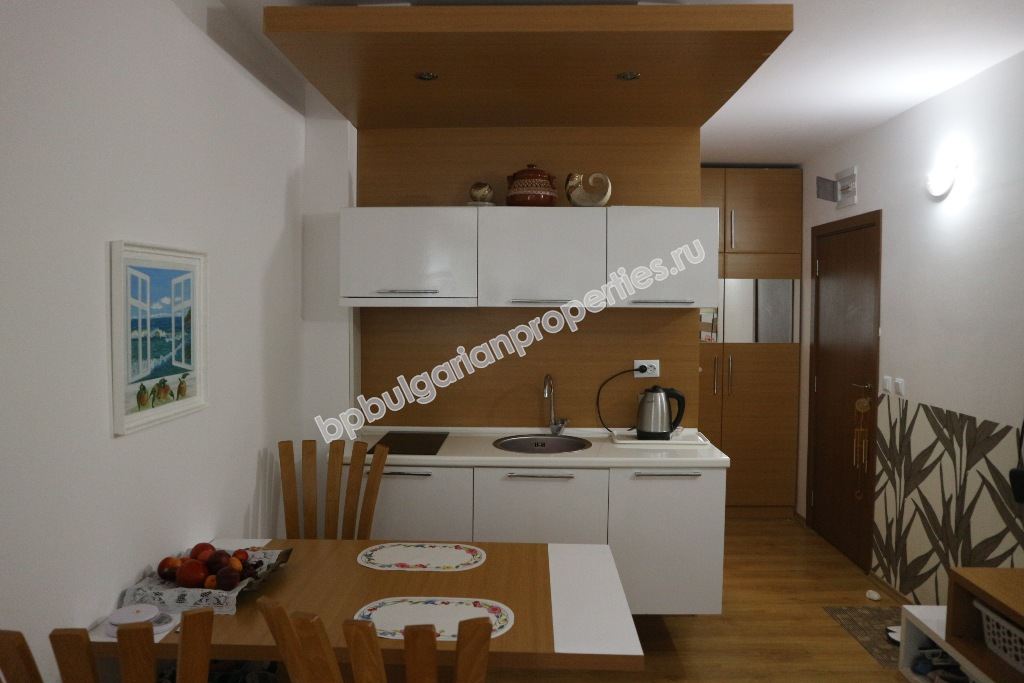 Люксовая меблированная студия на продажу в курорте Солнечный Берег