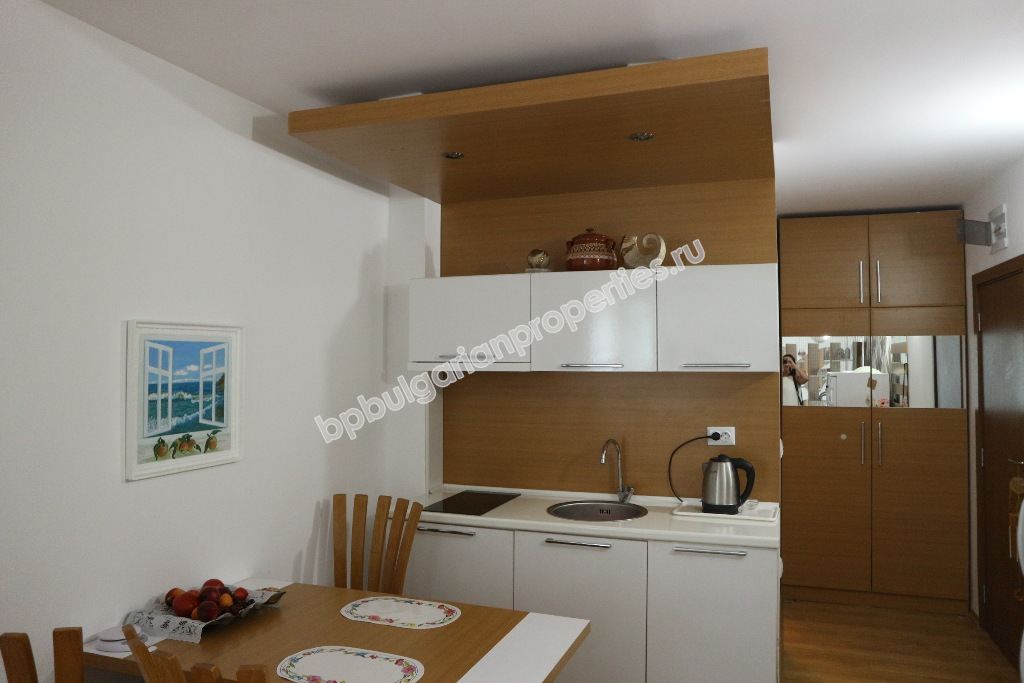 Люксовая меблированная студия на продажу в курорте Солнечный Берег