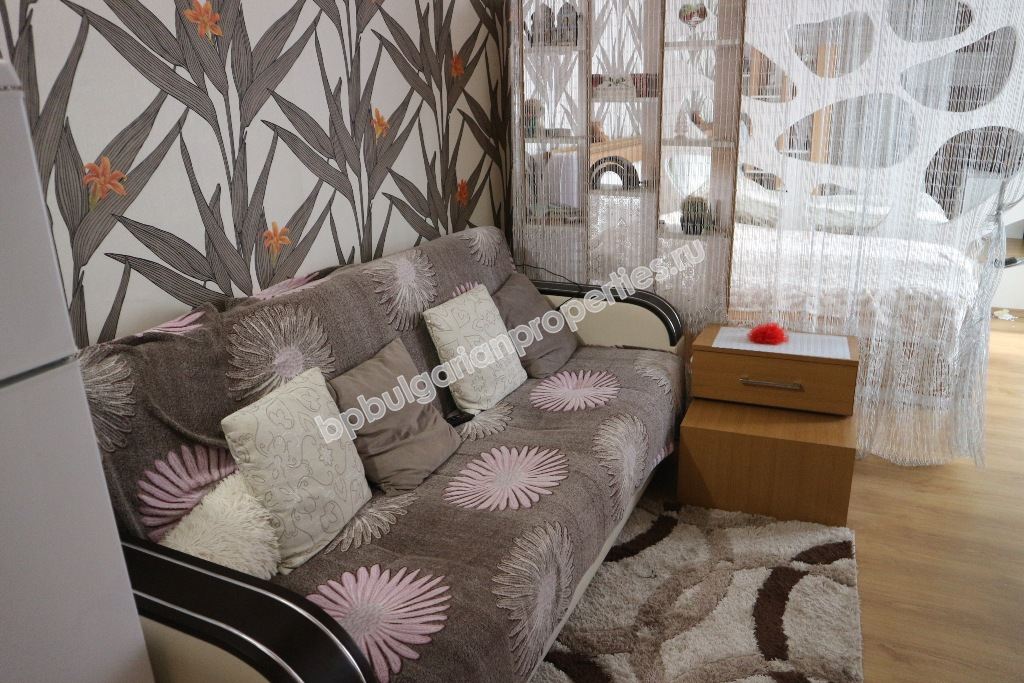 Люксовая меблированная студия на продажу в курорте Солнечный Берег