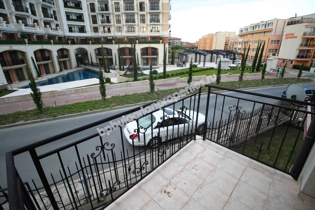 Меблированная двухкомнатный квартира с видом на море для продажи недалеко от пляжа в Свети Влас