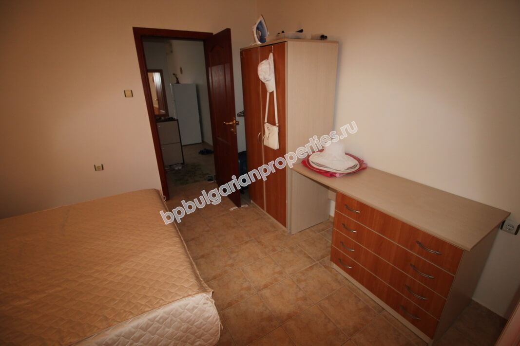 Меблированная двухкомнатный квартира с видом на море для продажи недалеко от пляжа в Свети Влас