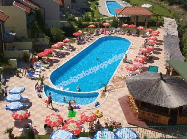 Меблированная двухкомнатный квартира с видом на море для продажи недалеко от пляжа в Свети Влас