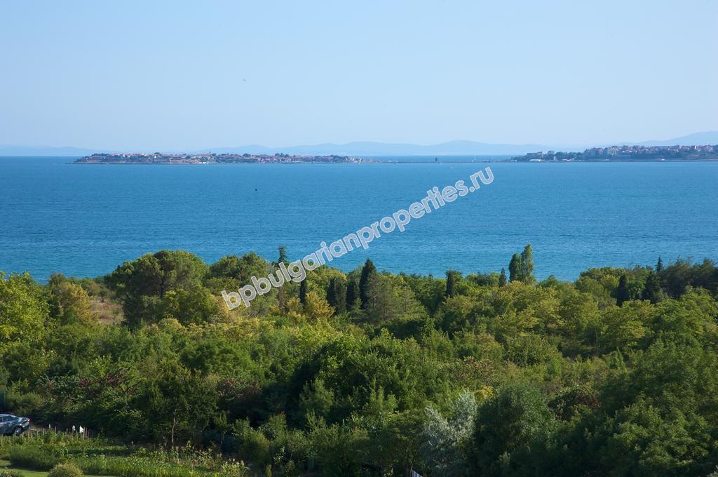 Меблированная двухкомнатный квартира с видом на море для продажи недалеко от пляжа в Свети Влас