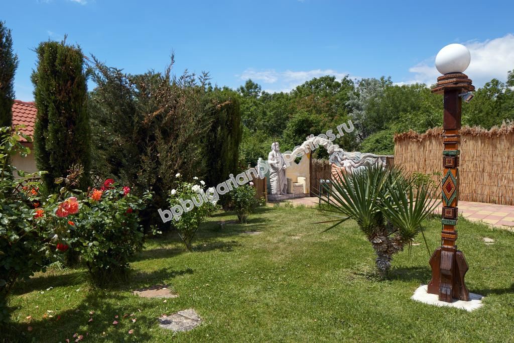 Меблированная двухкомнатный квартира с видом на море для продажи недалеко от пляжа в Свети Влас