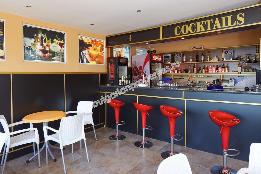 Меблированная двухкомнатный квартира с видом на море для продажи недалеко от пляжа в Свети Влас