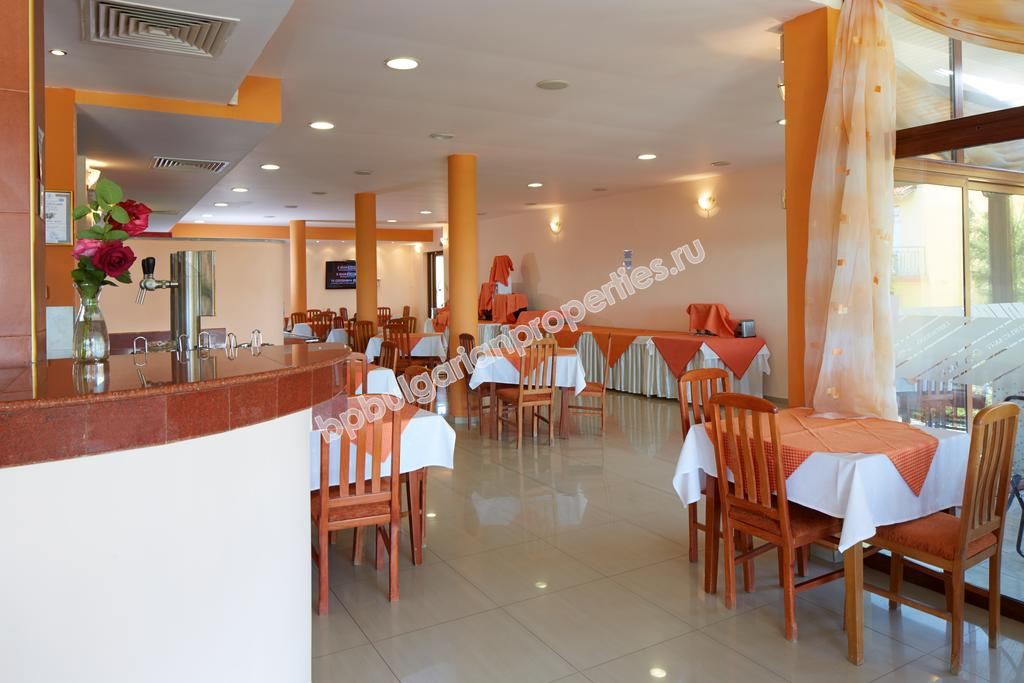 Меблированная двухкомнатный квартира с видом на море для продажи недалеко от пляжа в Свети Влас