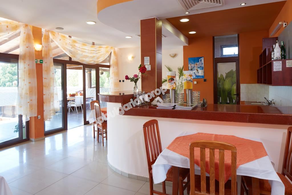 Меблированная двухкомнатный квартира с видом на море для продажи недалеко от пляжа в Свети Влас