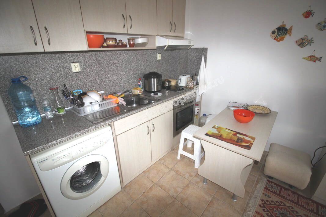 Меблированная двухкомнатный квартира с видом на море для продажи недалеко от пляжа в Свети Влас