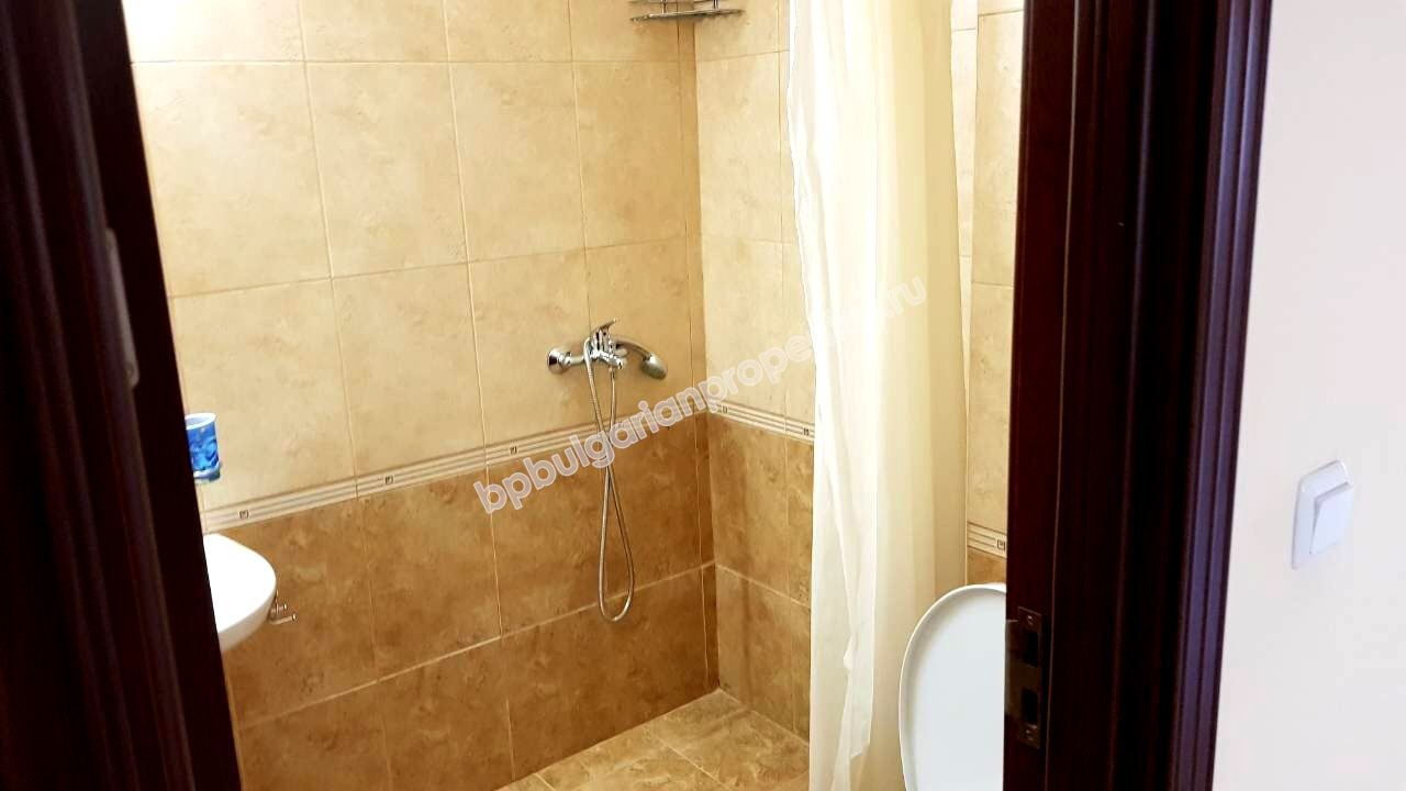 Меблированная квартира с тремя спальнями близко к пляжу на продажу в курорте Равда