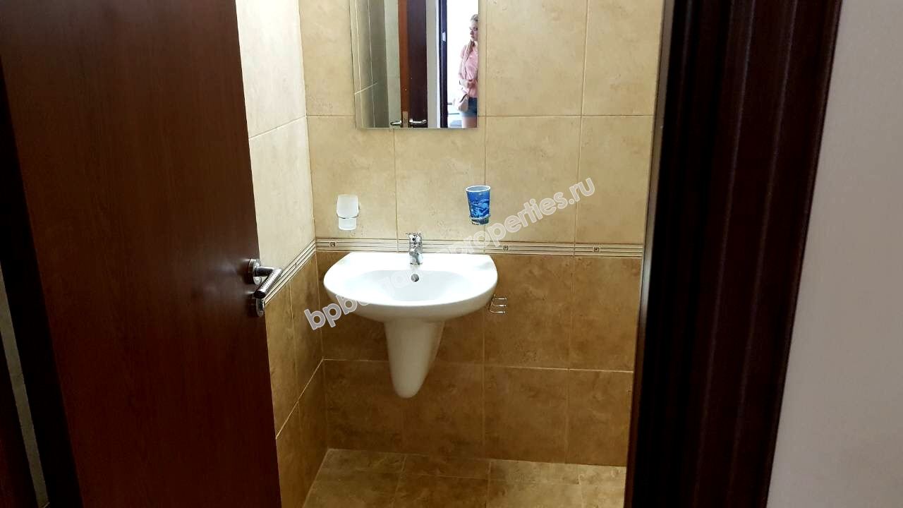 Меблированная квартира с тремя спальнями близко к пляжу на продажу в курорте Равда