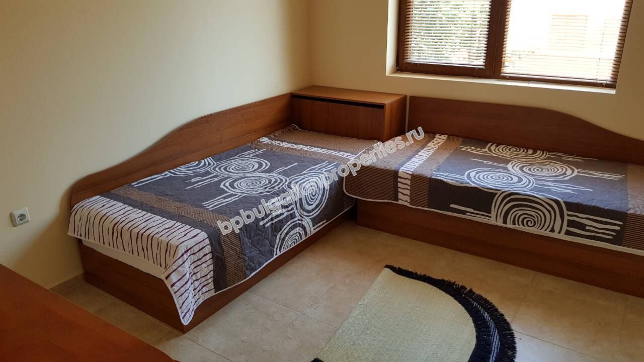 Меблированная квартира с тремя спальнями близко к пляжу на продажу в курорте Равда