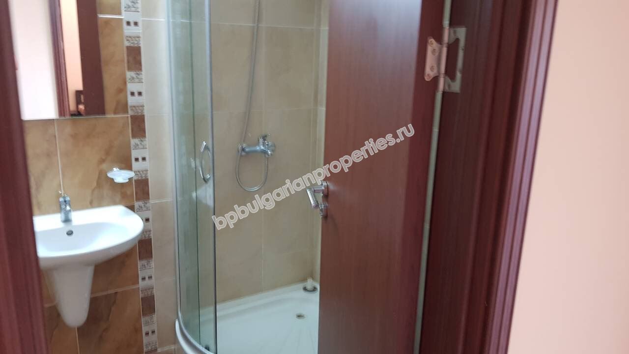 Меблированная квартира с тремя спальнями близко к пляжу на продажу в курорте Равда