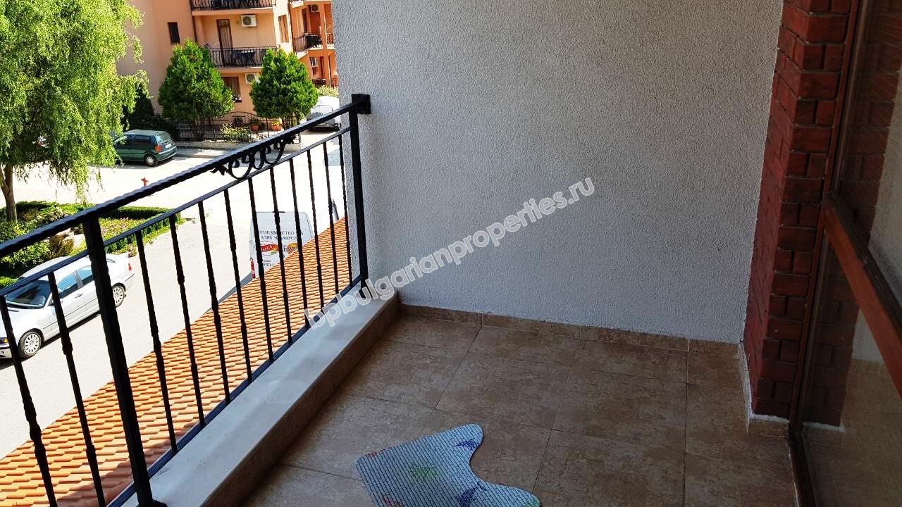 Меблированная квартира с тремя спальнями близко к пляжу на продажу в курорте Равда