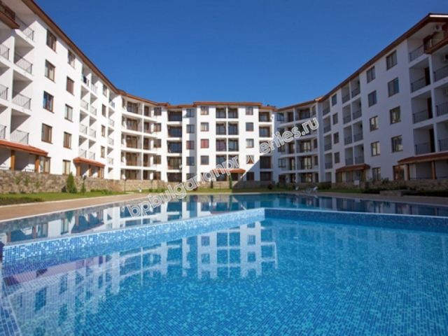 Меблированная квартира с тремя спальнями близко к пляжу на продажу в курорте Равда