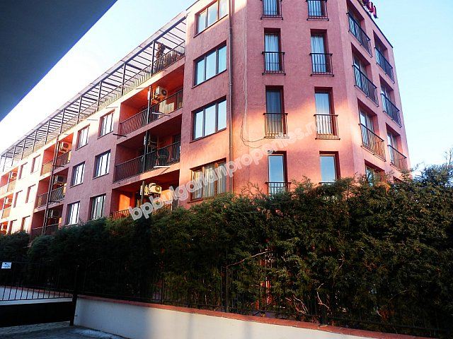 Меблированная двухкомнатная квартира близко к пляжу на продажу в курорте Солнечный Берег