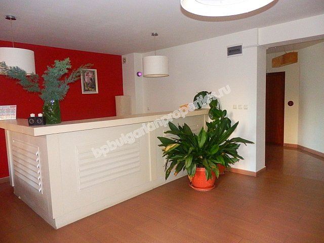 Меблированная двухкомнатная квартира близко к пляжу на продажу в курорте Солнечный Берег