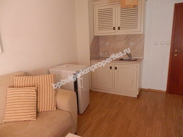 Меблированная двухкомнатная квартира близко к пляжу на продажу в курорте Солнечный Берег