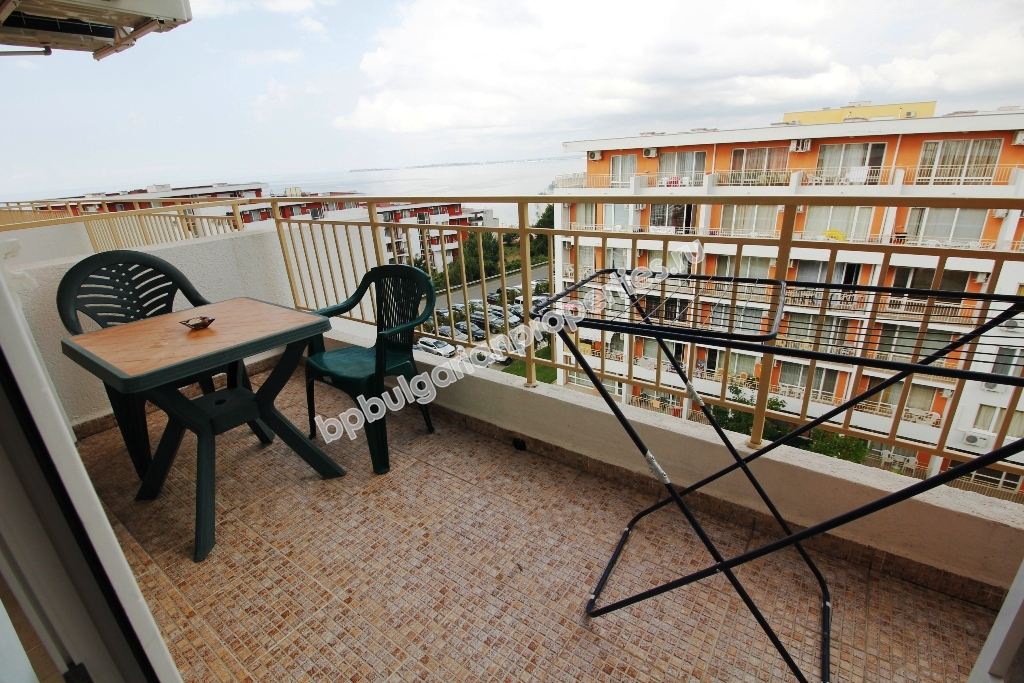 Меблированная студия с видом на море на продажу в курорте Святой Влас