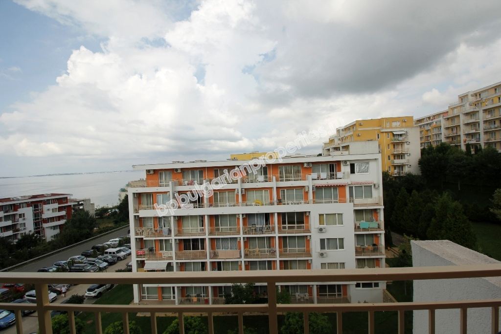 Меблированная студия с видом на море на продажу в курорте Святой Влас